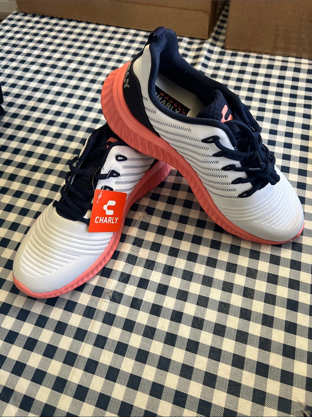 Charly Falcon women's running sneakers (Model Z4748) NWT